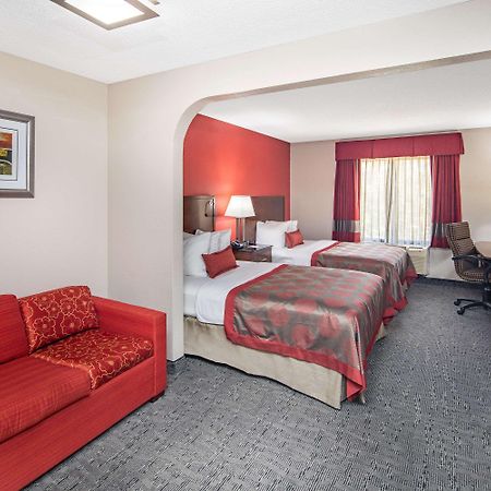 מלון Ramada By Wyndham Alpharetta Atlanta North מראה חיצוני תמונה