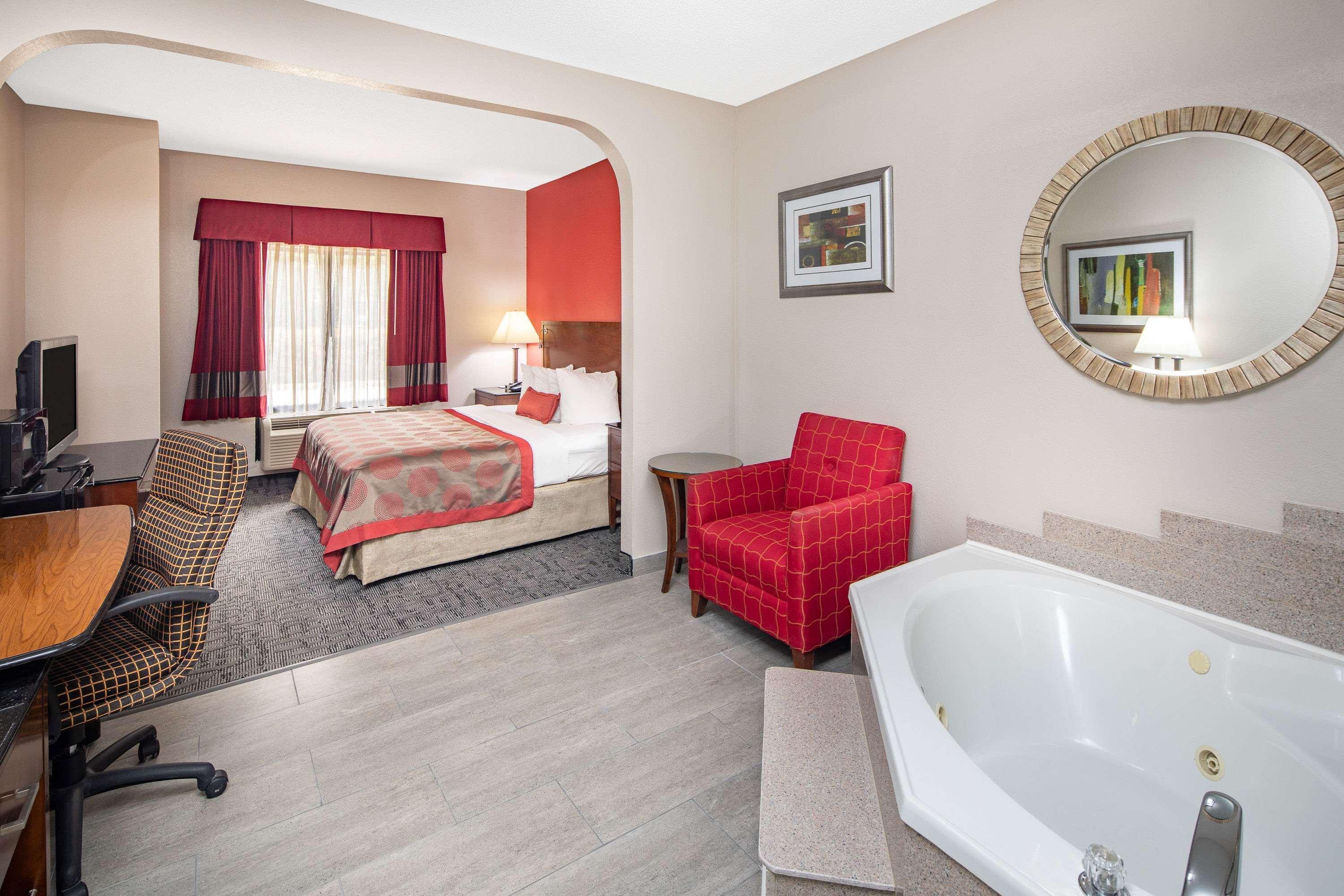 מלון Ramada By Wyndham Alpharetta Atlanta North מראה חיצוני תמונה
