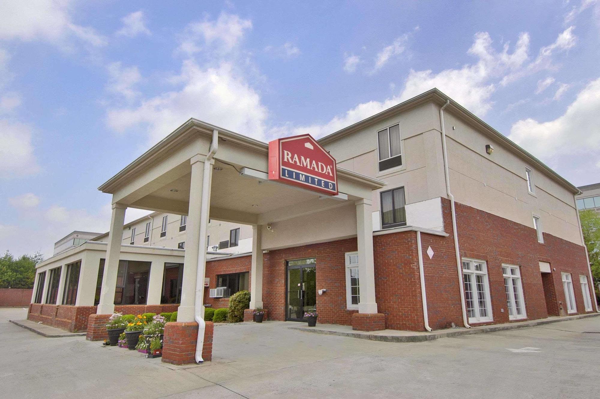 מלון Ramada By Wyndham Alpharetta Atlanta North מראה חיצוני תמונה